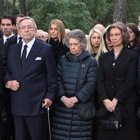 La Reina Sofía con sus hermanos, Constantino e Irene de Grecia