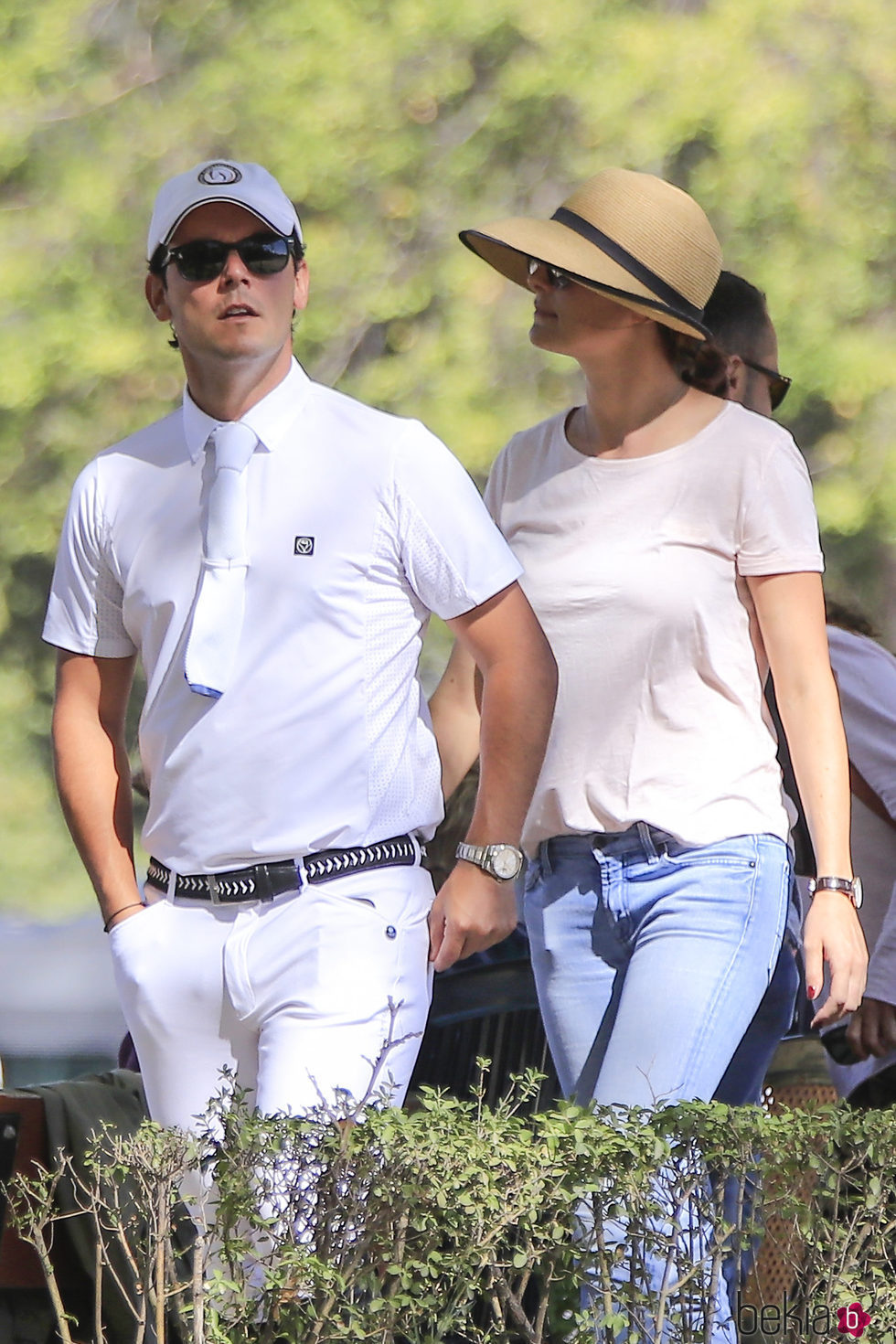 Sergio Álvarez y Nina Ulenberg disfrutando del concurso de hípica del Club de Campo Villa