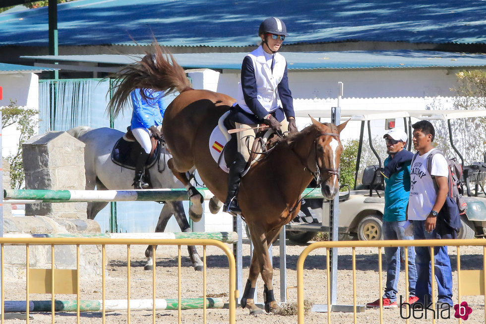 La Infanta Elena montando a caballo en el concurso de hípica del Club de Campo Villa de Madrid