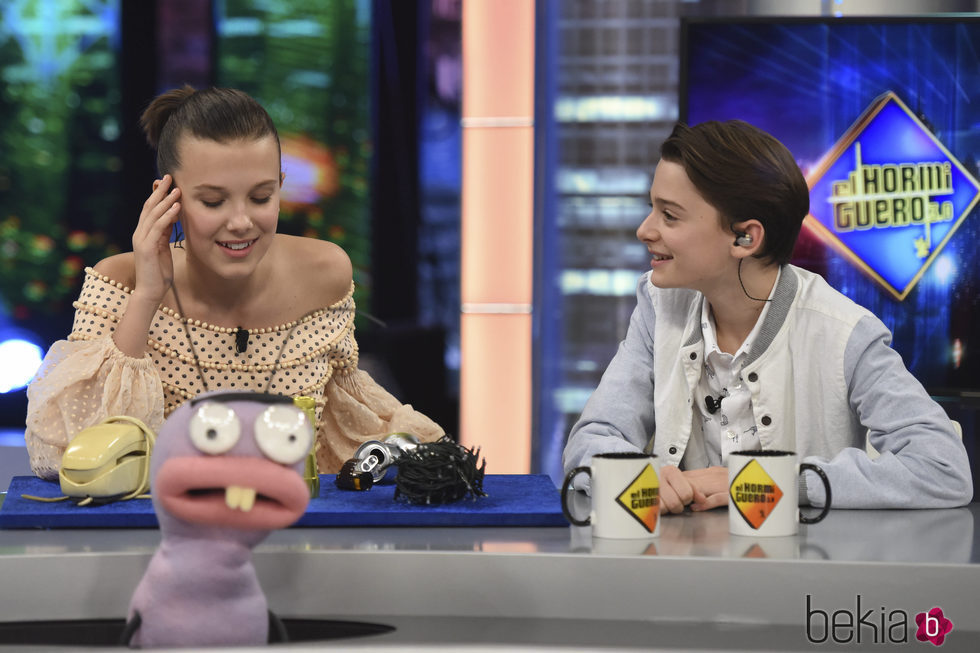 Millie Bobby Brown y Noah Schnapp en 'El Hormiguero'