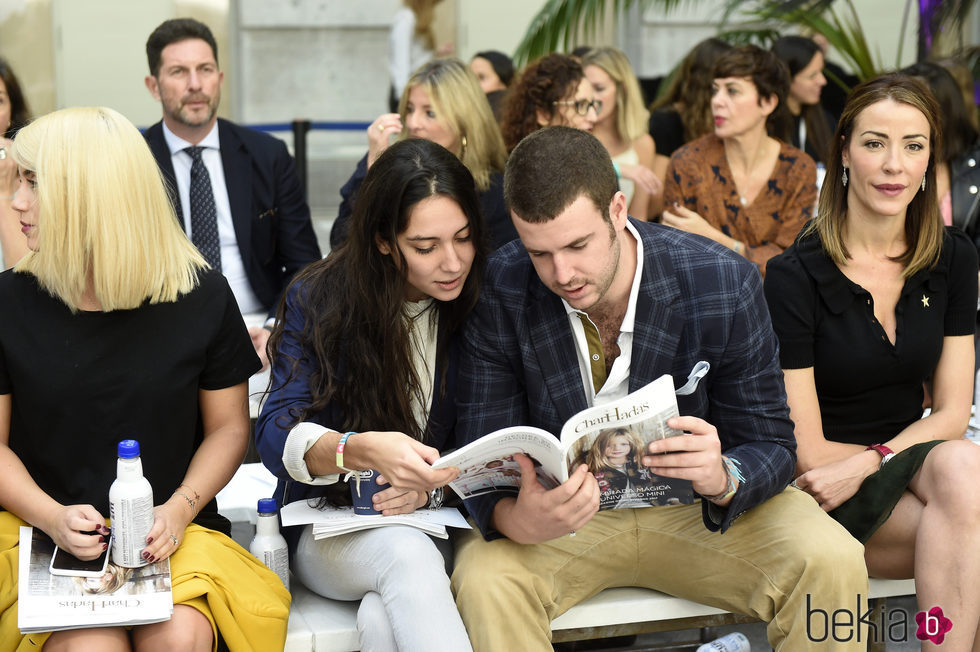 Álex Lequio con su novia Francisca en el Salón de Moda Infantil Le Petite Fashion week 2017