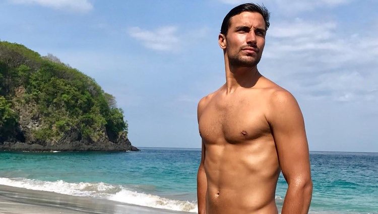 Jaime Astrain luce cuerpazo en bañador en Bali