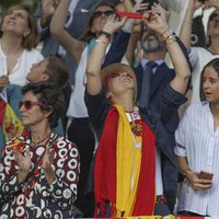 La Infanta Elena hace fotos junto a Victoria de Marichalar en el Día de la Hispanidad 2017