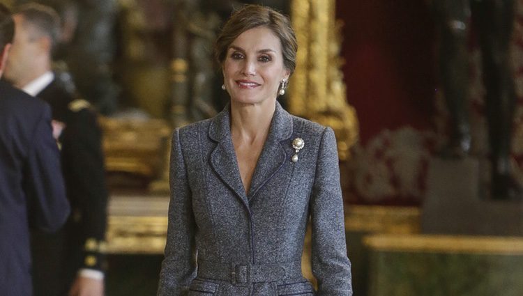 La Reina Letizia, con el broche de la falsa perla Peregrina, en la recepción del Día de la Hispanidad 2017