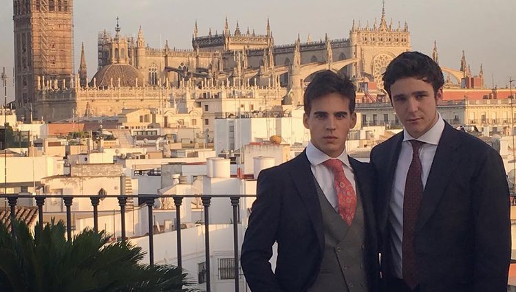 Froilán y Gonzalo Caballero vestidos en boda en Sevilla