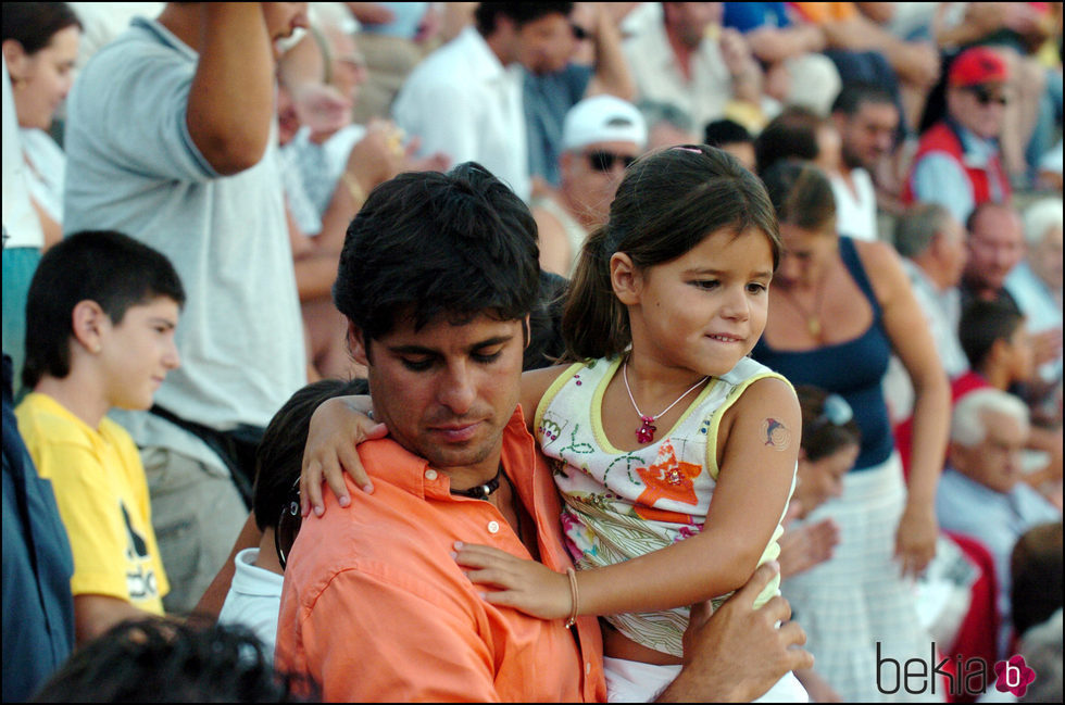 Cayetana Rivera con su padre Fran Rivera cuando era una niña