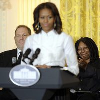 Michelle Obama en la Casa Blanca junto a Harvey Weinstein, Whoopi Goldberg y Blake Lively