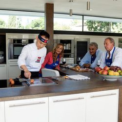 Bertín Osborne, Ana Obregón y Romay aprendiendo cocina en 'Mi casa es la tuya'