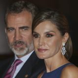 La Reina Letizia, radiante junto al Rey Felipe en el Concierto Premios Princesa de Asturias 2017