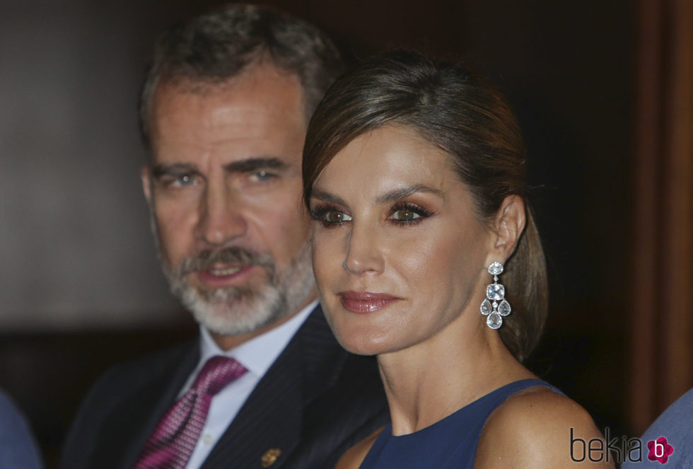 La Reina Letizia, radiante junto al Rey Felipe en el Concierto Premios Princesa de Asturias 2017