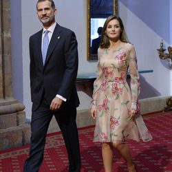 Los Reyes Felipe y Letizia se reúnen con los premiados en los Premios Princesa de Asturias 2017