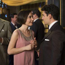 Nadia de Santiago y Nico romero en la segunda temporada de 'Las chicas del cable'