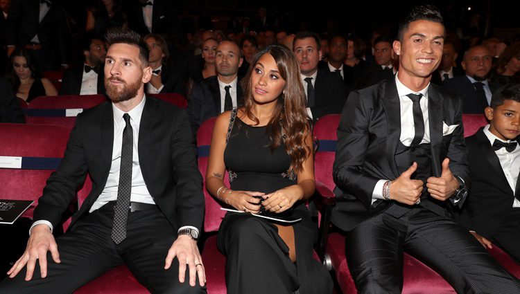 Leo Messi, Antonella Roccuzzo y Cristiano Ronaldo en la gala de los Premios The Best Fifa 2017