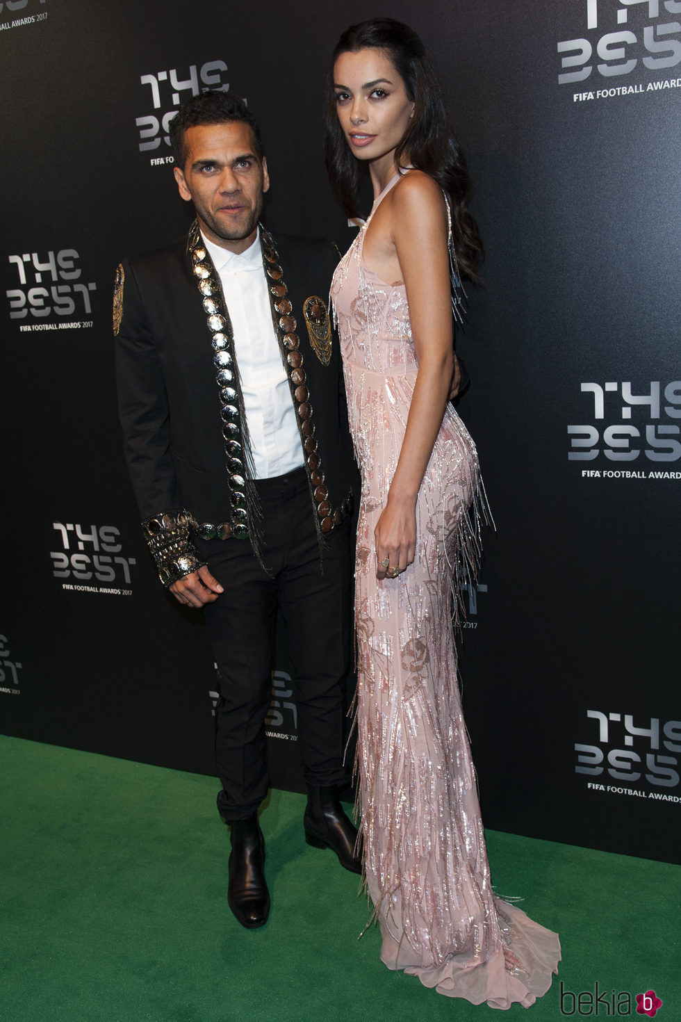 Dani Alves y Joana Sanz en la gala de los Premios The Best Fifa 2017