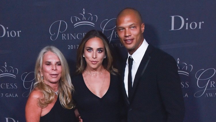 Tina Green, Chloe Green y Jeremy Meeeks en los Premios Princesa Grace 2017