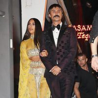 Kim Kardashian y Jonathan Cheban en la fiesta de Halloween 2017