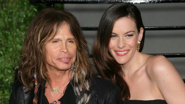 Steven Tyler y Liv Tyler en una fiesta de Vanity Fair