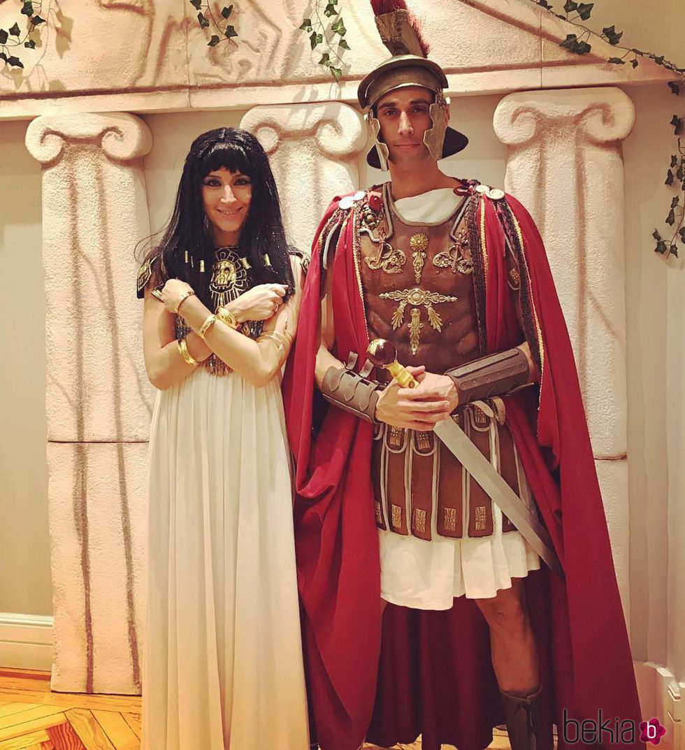 Arbeloa y Carlota Ruíz en Halloween 2017