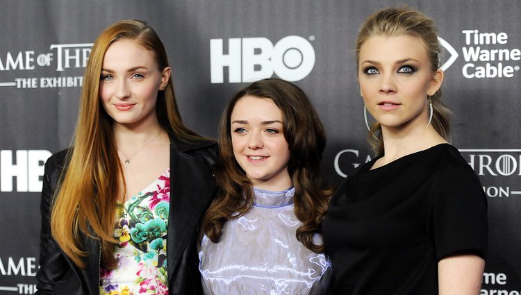 Sophie Turner, Maisie Williams y Natalie Dormer promocionando 'Juego de Tronos'