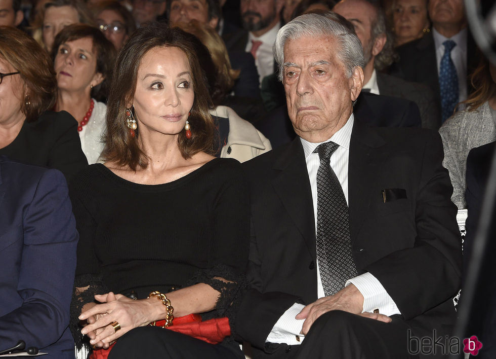 Isabel Preysler y Mario Vargas Llosa en el 25 aniversario del Museo Thyssen