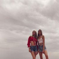 Las hermanas Victoria y Cristina Iglesias, dos auténticas gotas de agua