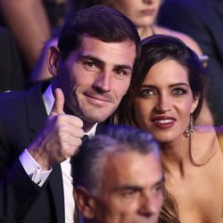 Sara Carbonero e Iker Casillas, divertidos en la gala de los Dragones de Oporto