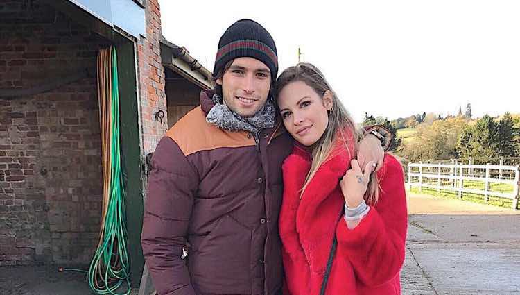 Jessica Bueno y Jota Peleteiro celebrando el quinto cumpleaños de Francisco Rivera Bueno