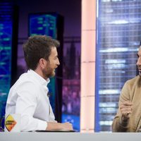 Miguel Ángel Silvestre con Pablo Motos en 'El Hormiguero'