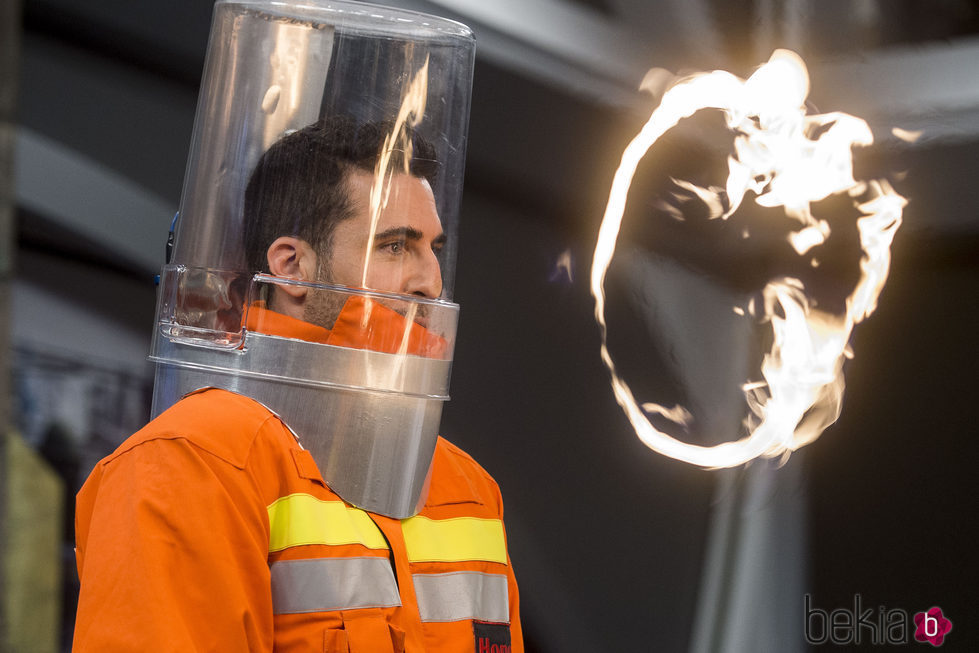 Miguel Ángel Silvestre durante un experimento de 'El Hormiguero'