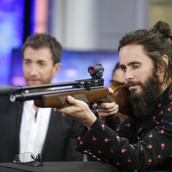 Jared Leto haciendo el reto de Pilar Rubio en 'El hormiguero'