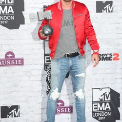 David Guetta con su galardón en los MTV EMA 2017