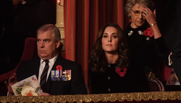 El Duque de York y Kate Middleton en el concierto por el Día del Recuerdo 2017