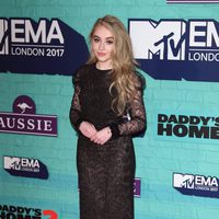 Sabrina Carpenter en los los MTV EMA 2017