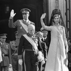 Los Reyes Juan Carlos y Sofía en el día de la proclamación de Juan Carlos I como Rey de España