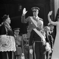 Los Reyes Juan Carlos y Sofía en el día de la proclamación de Juan Carlos I como Rey de España