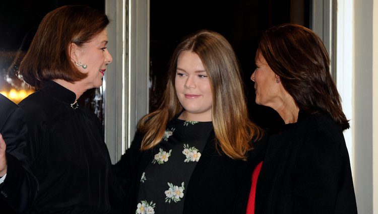 Carolina de Mónaco, Camille Gottlieb y Estefanía de Mónaco en el Teatro Princesa Grace