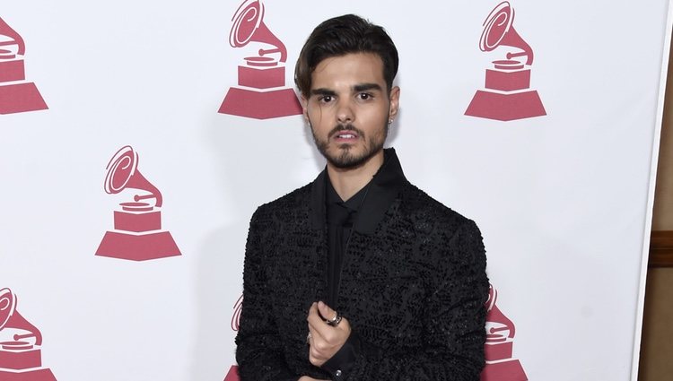 Abraham Mateo en la entrega del Premio Persona del Año 2017 de los Grammy Latinos