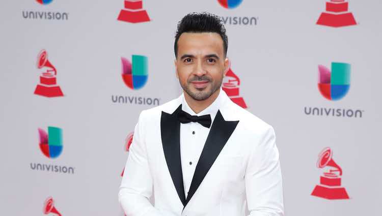 Luis Fonsi en la entrega de los Grammy Latino 2017