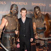 Joseph Morgan en el estreno de 'Los Inmortales' en Los Ángeles