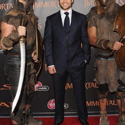 Henry Cavill en el estreno de 'Los Inmortales' en Los Ángeles