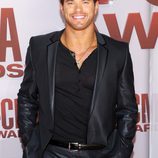 Kellan Lutz en los CMA Awards 2011