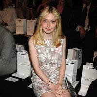 Dakota Fanning en el desfile de Marc Jacobs primavera/verano 2012