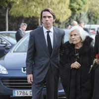 José María Aznar, Ana Serrano y Ana Botella en el funeral de Ernesto Botella