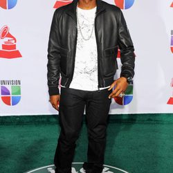 Usher en los Grammy Latinos 2011