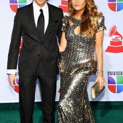 Paulina Rubio y Colate Vallejo-Nájera en los Grammy Latinos 2011