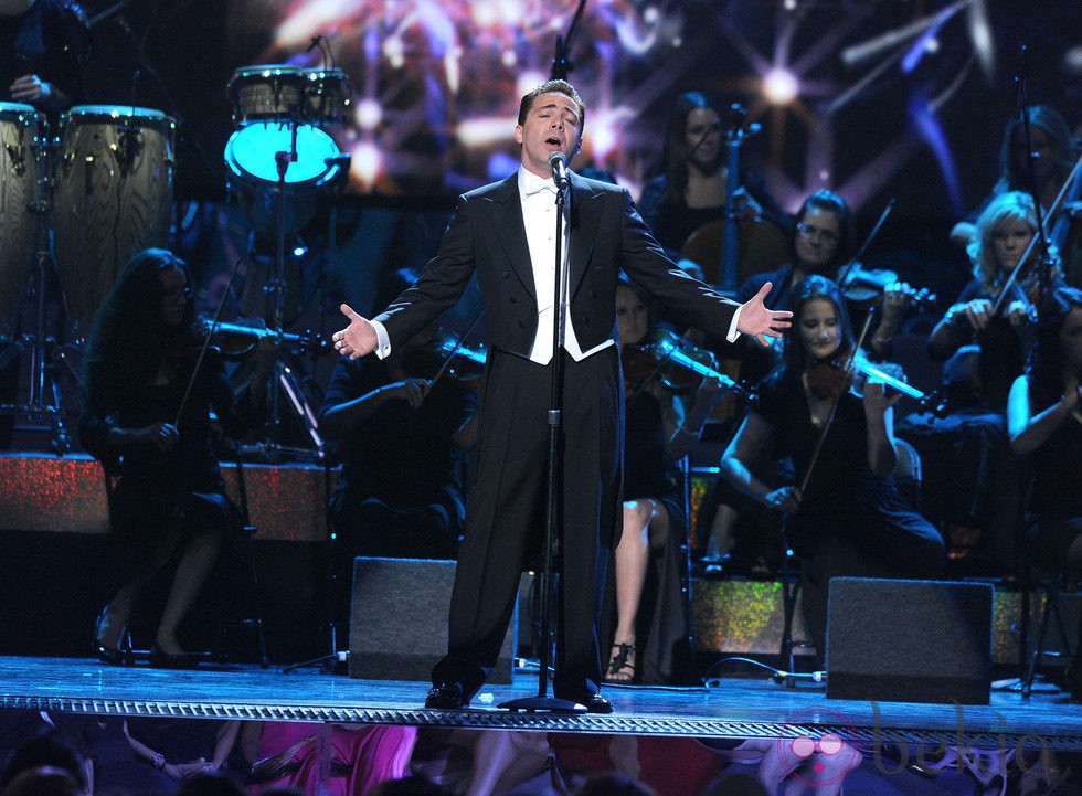 Actuación de Cristian Castro en los premios Grammy Latino 2011