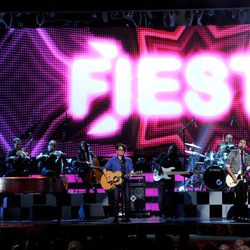 Actuación de Álex Ubago, Lena y Jorge en los premios Grammy Latino 2011