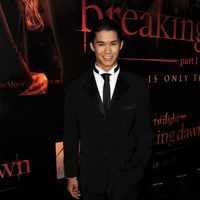 Boo Boo Stewart en el estreno de 'Amanecer. Parte 1' en Los Ángeles