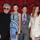 Pedro Almodóvar, Miranda Kerr, Hamish Bowles y Karen Elson en el homenaje a Pedro Almodóvar