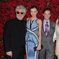 Pedro Almodóvar, Miranda Kerr, Hamish Bowles y Karen Elson en el homenaje a Pedro Almodóvar